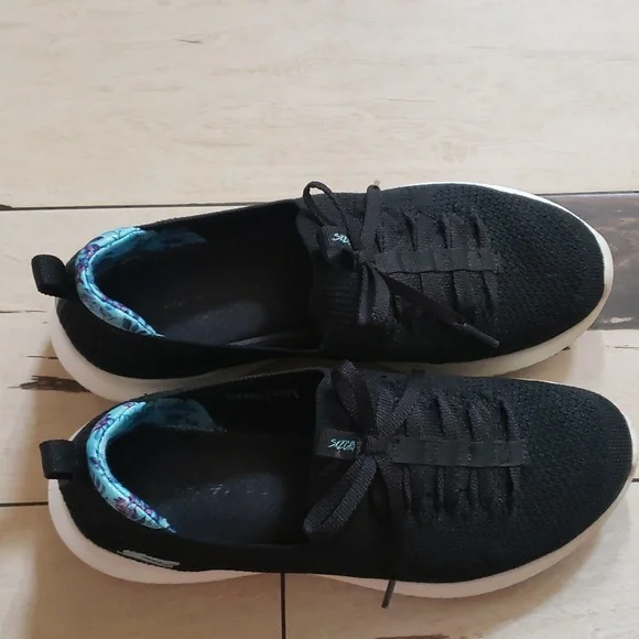 Skechers Ultra Flex Washable Slip Ons-Flourishing Views. Black - Picture 2 of 4